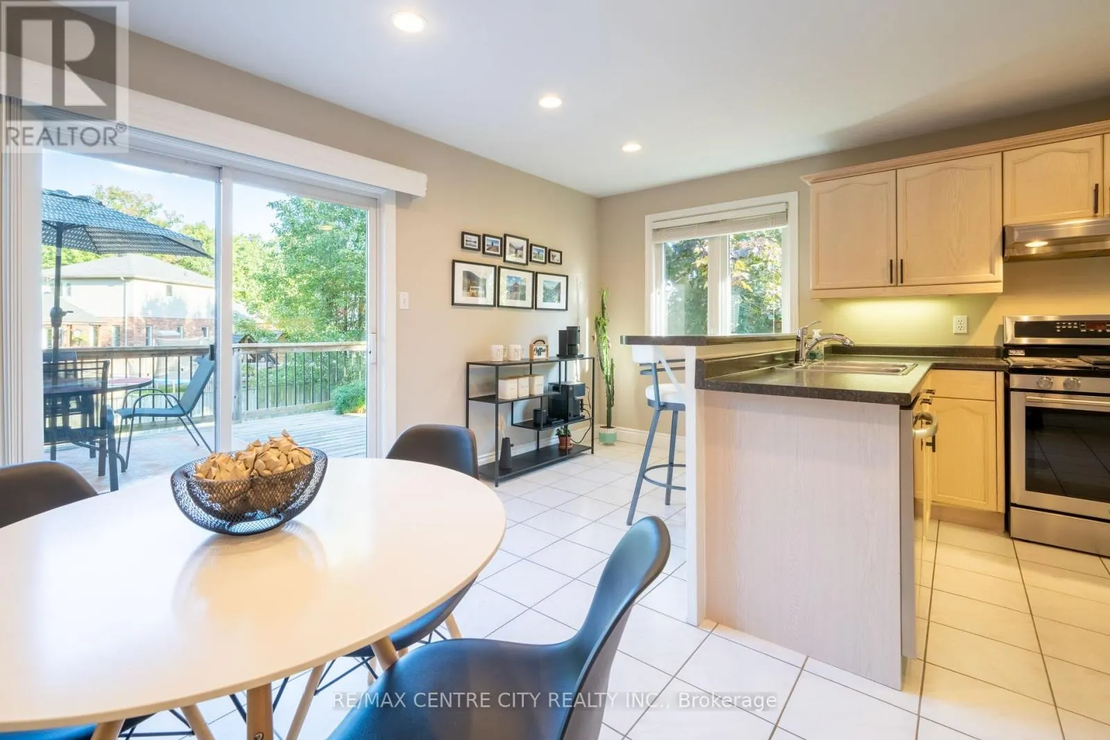495 RIVERVIEW DRIVE