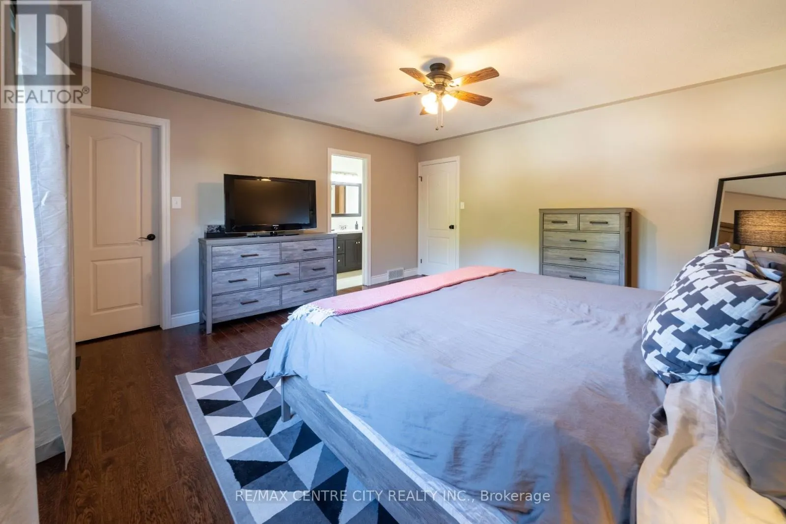 495 RIVERVIEW DRIVE
