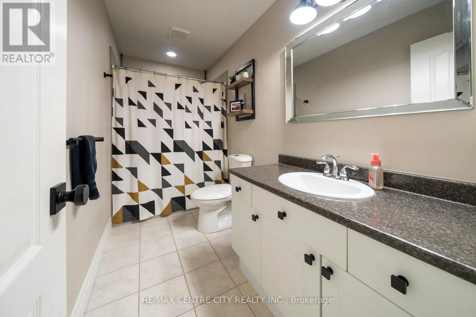 495 RIVERVIEW DRIVE