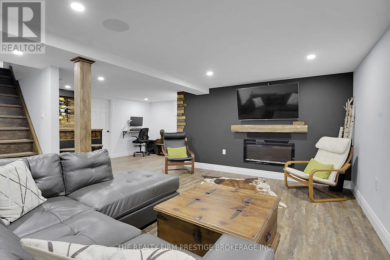 293 RIVERSIDE DRIVE