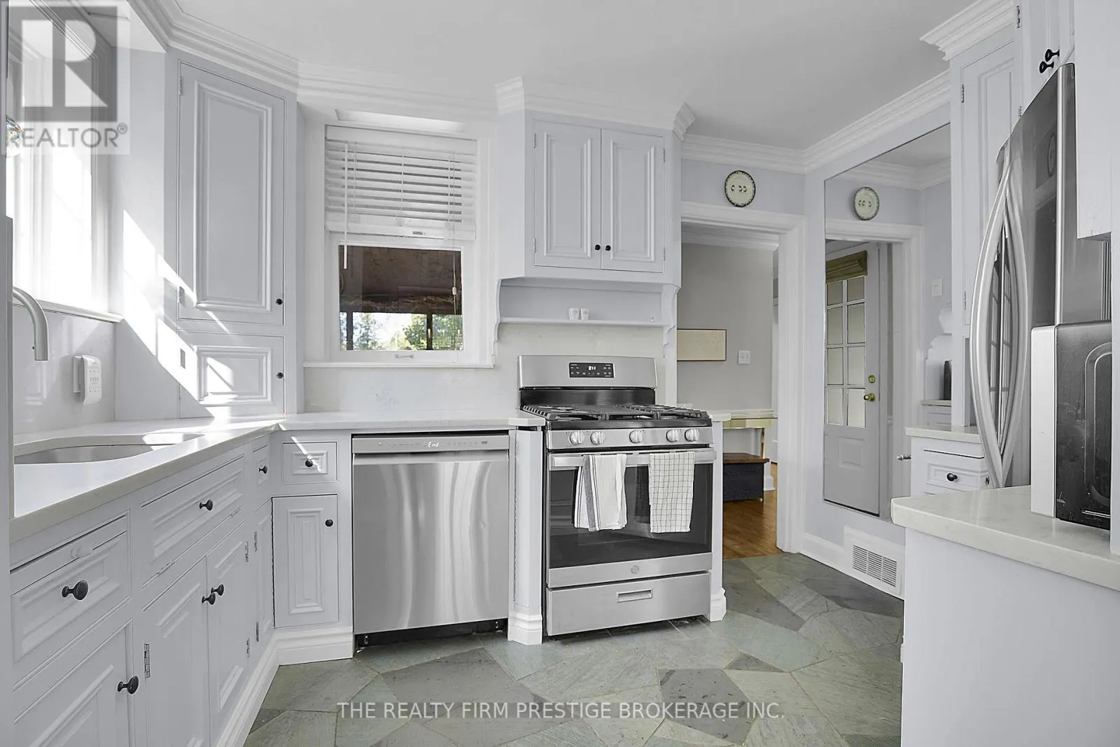 293 RIVERSIDE DRIVE