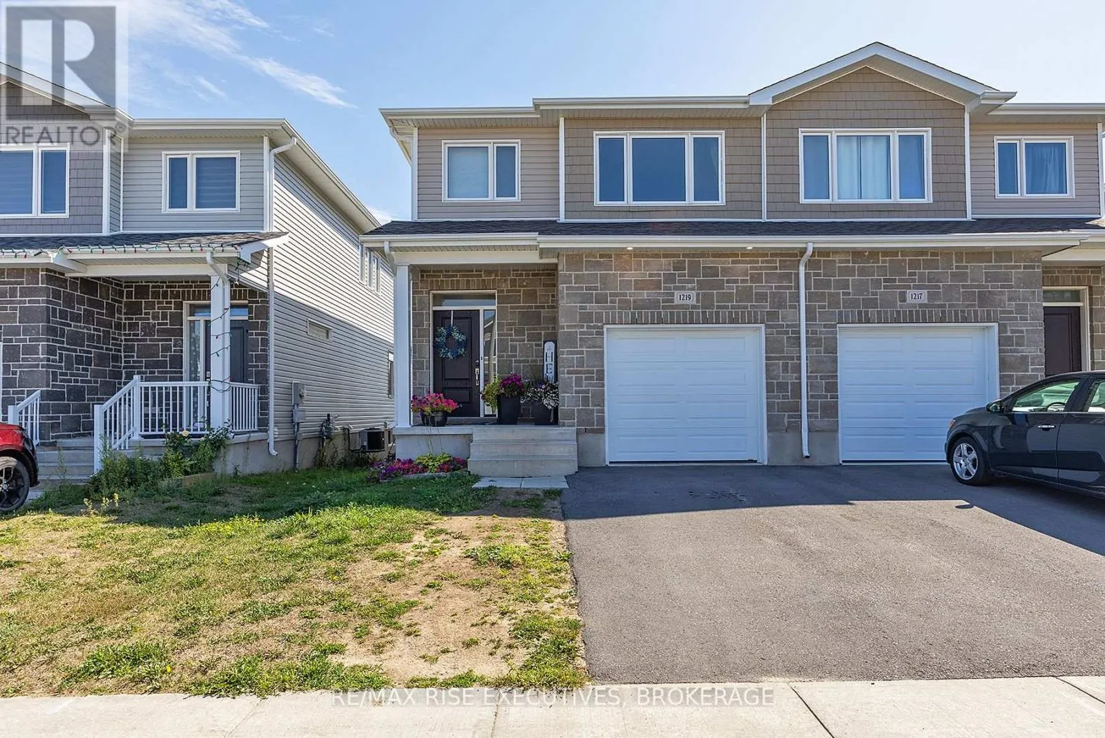 1219 MAX CRESCENT