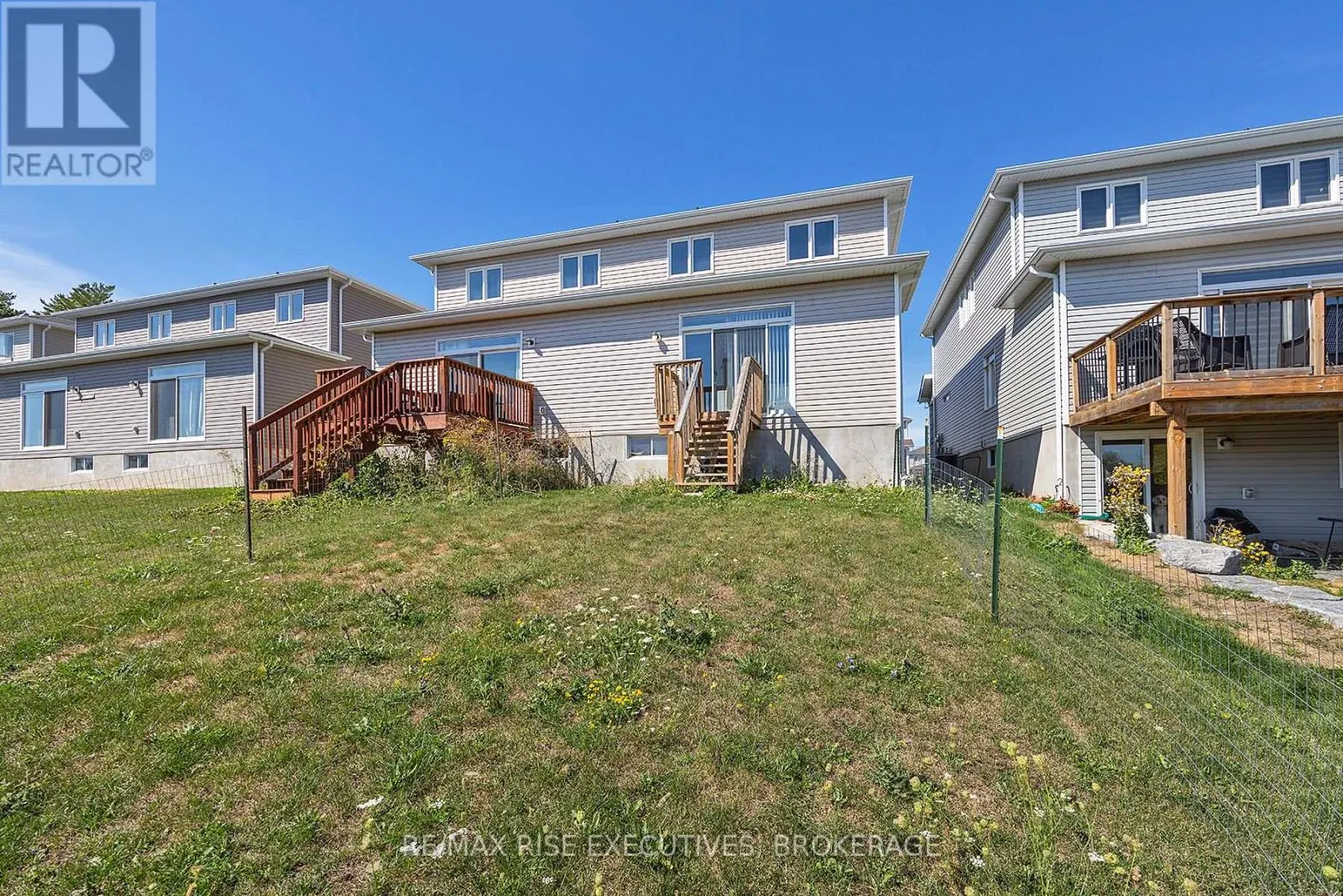 1219 MAX CRESCENT