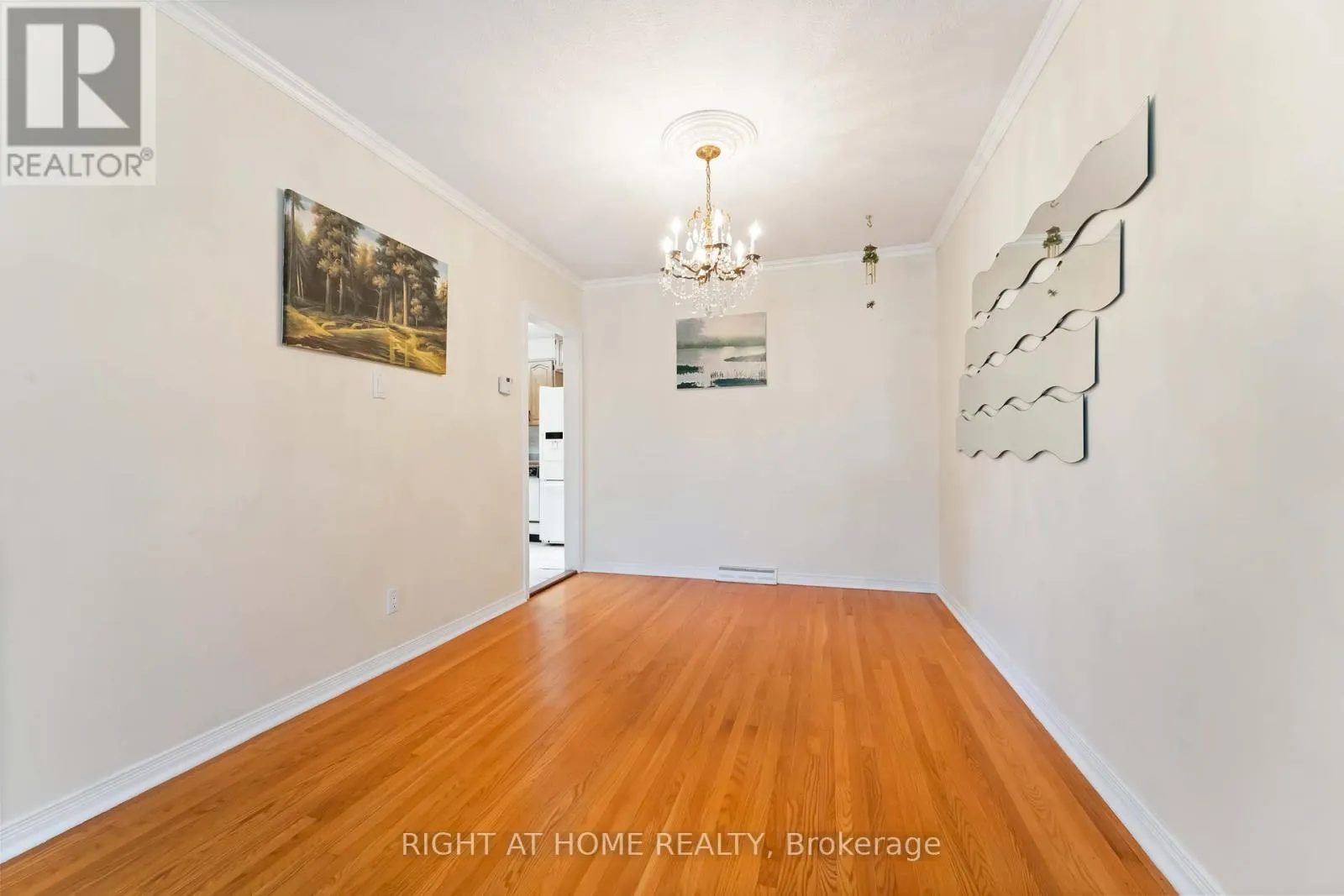 2221 CIRCLE PLACE