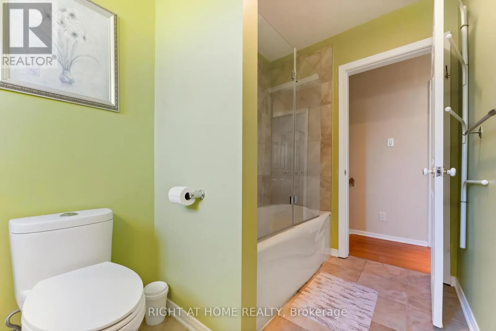 2221 CIRCLE PLACE