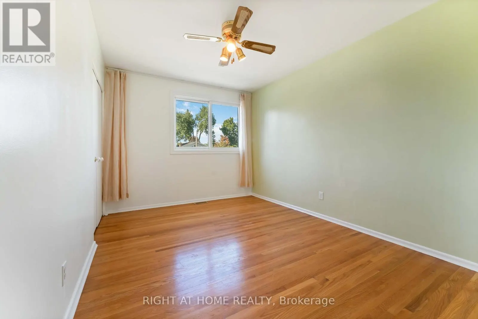 2221 CIRCLE PLACE
