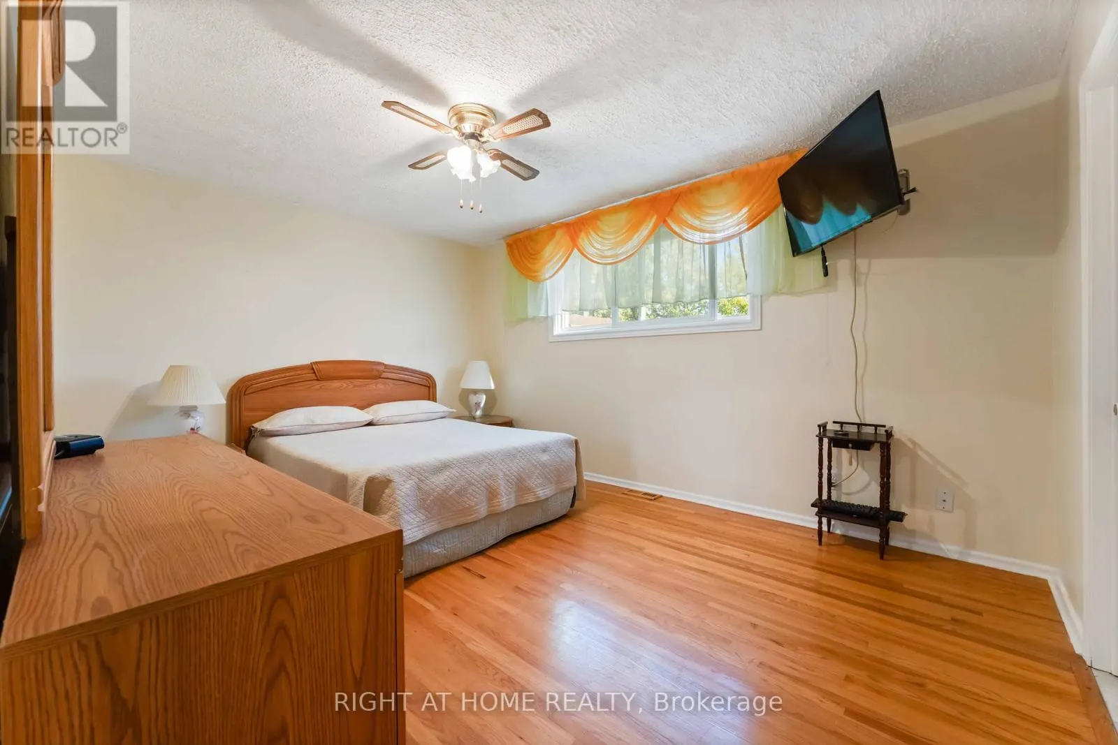 2221 CIRCLE PLACE