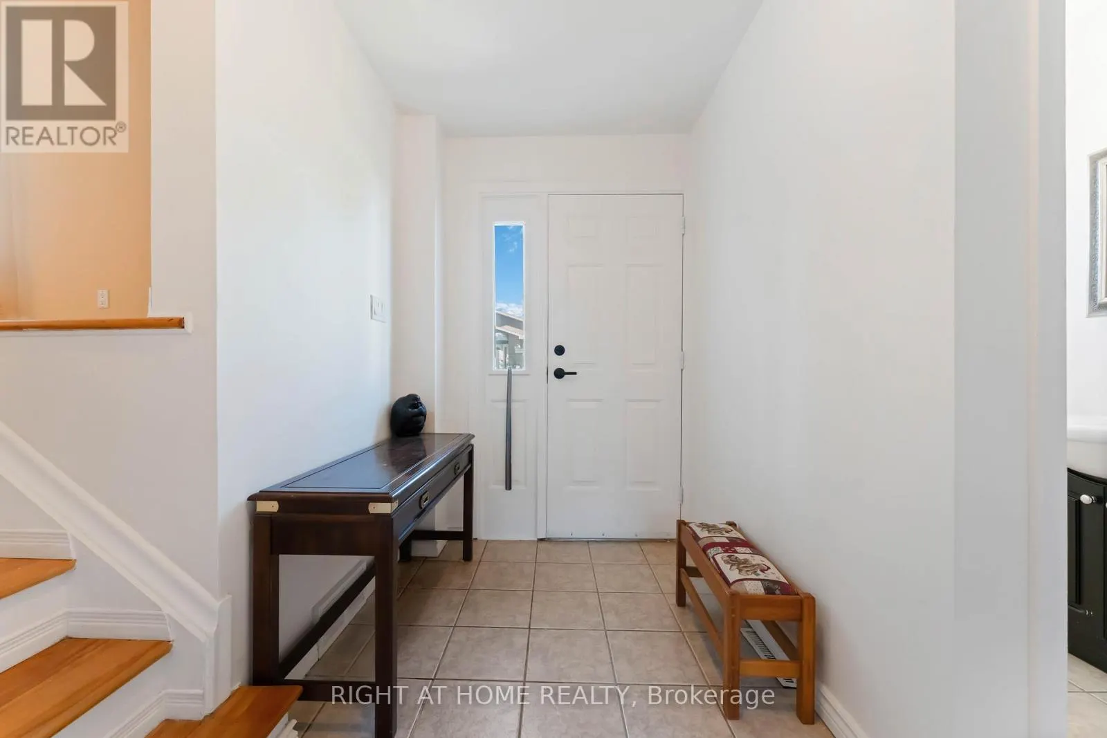 2221 CIRCLE PLACE