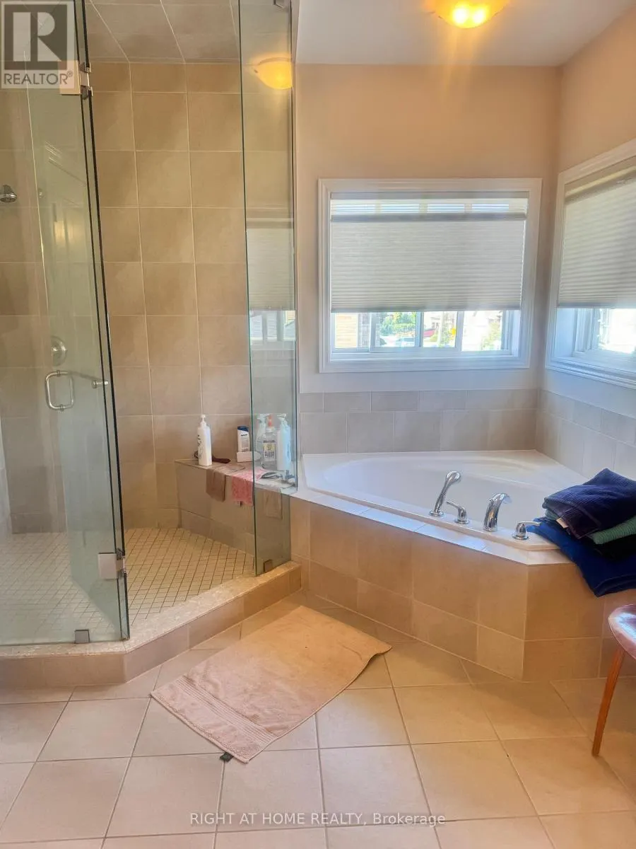 95 HIDDEN RIDGE CRESCENT