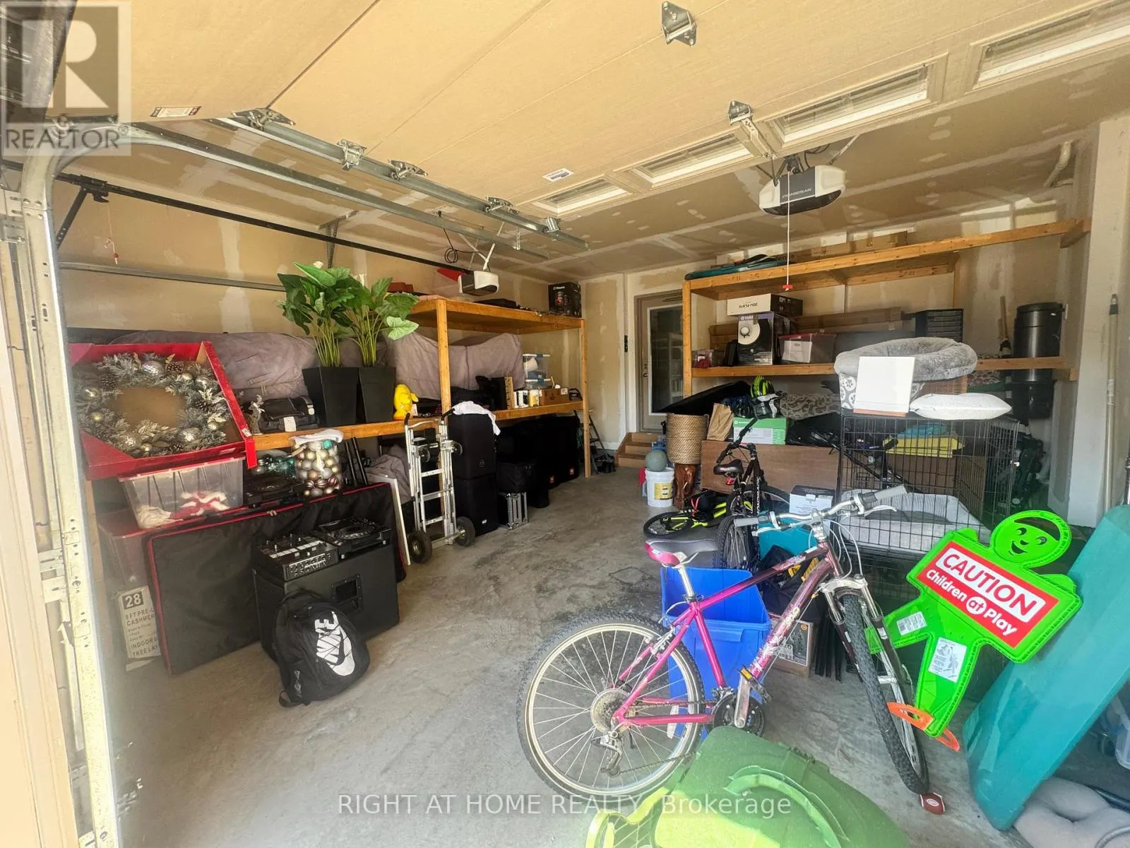 95 HIDDEN RIDGE CRESCENT