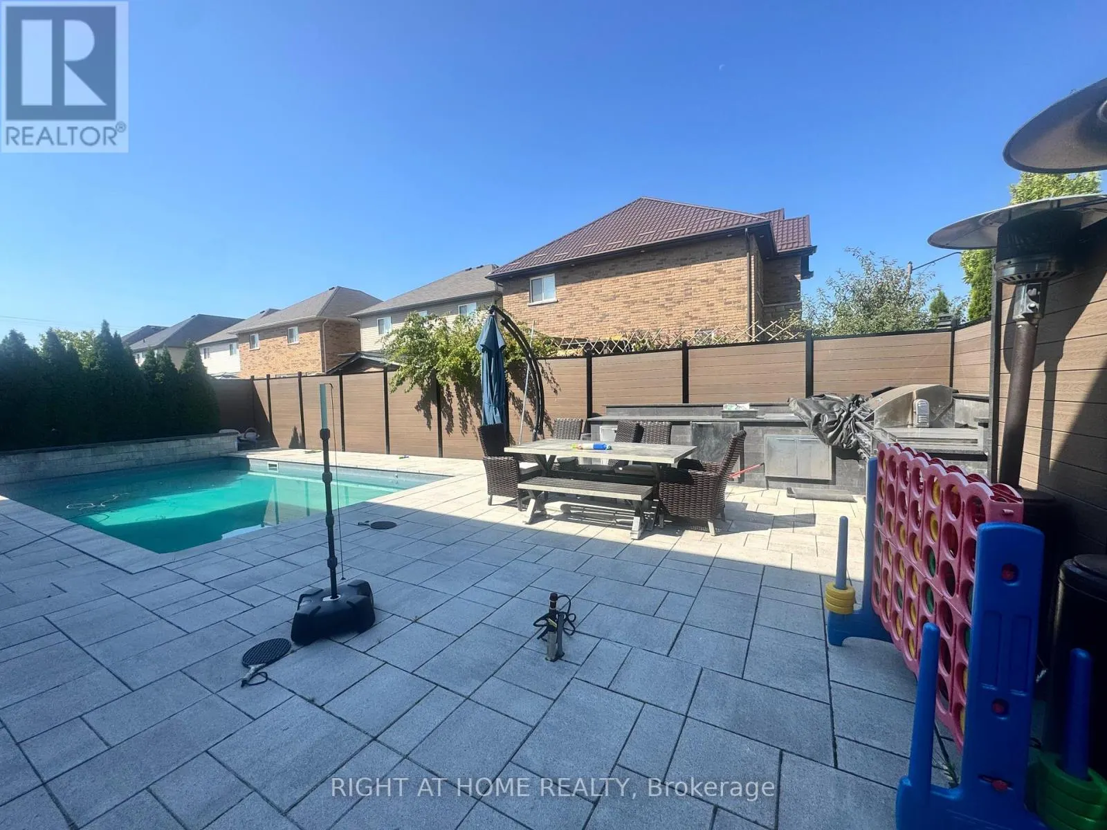 95 HIDDEN RIDGE CRESCENT