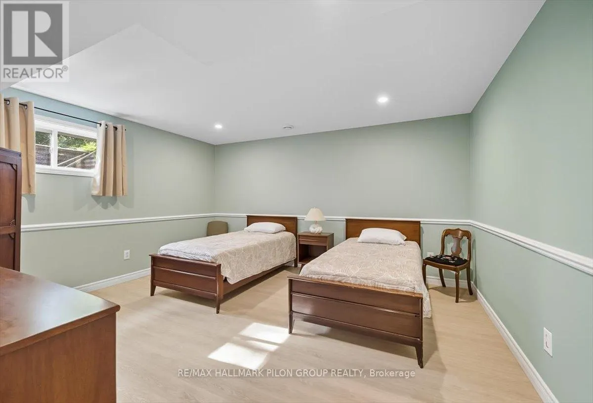 1717 LAKESHORE DRIVE