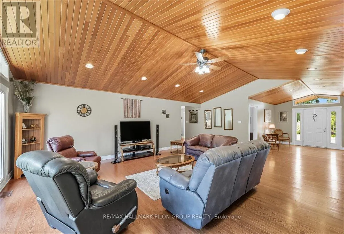 1717 LAKESHORE DRIVE