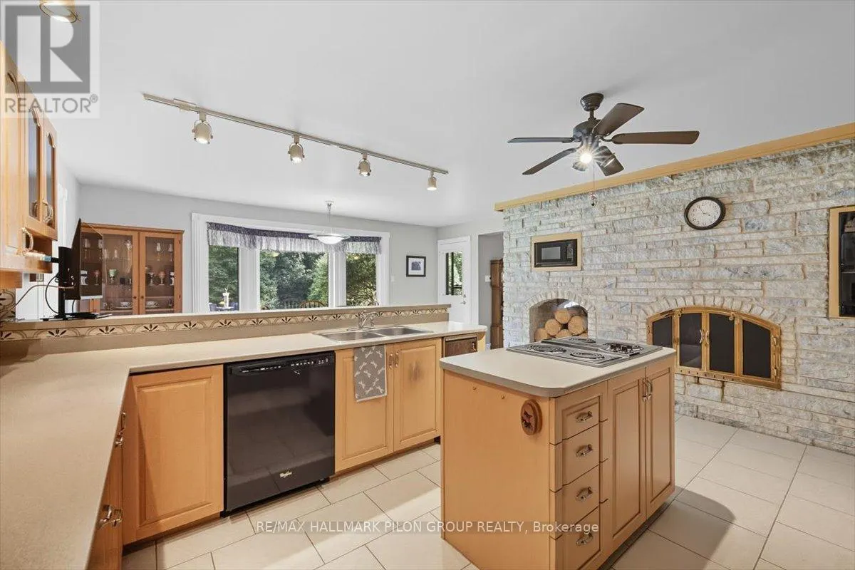 1717 LAKESHORE DRIVE