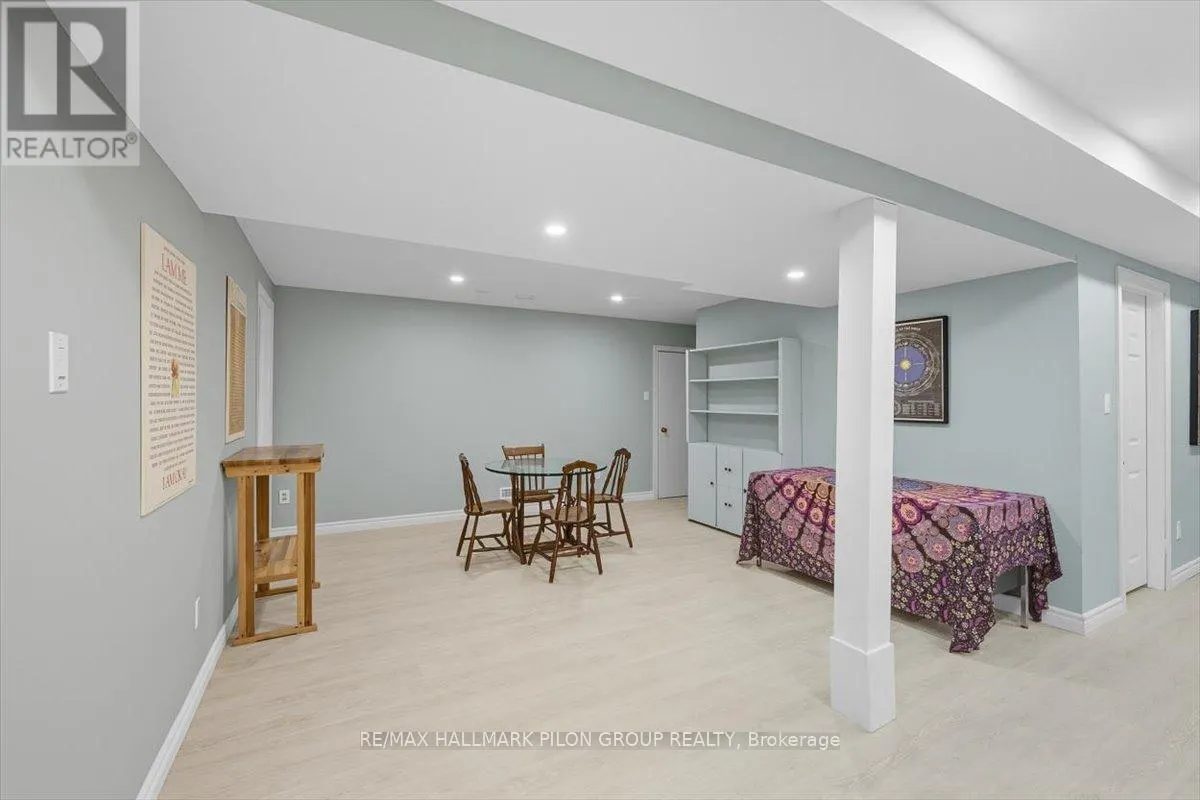 1717 LAKESHORE DRIVE