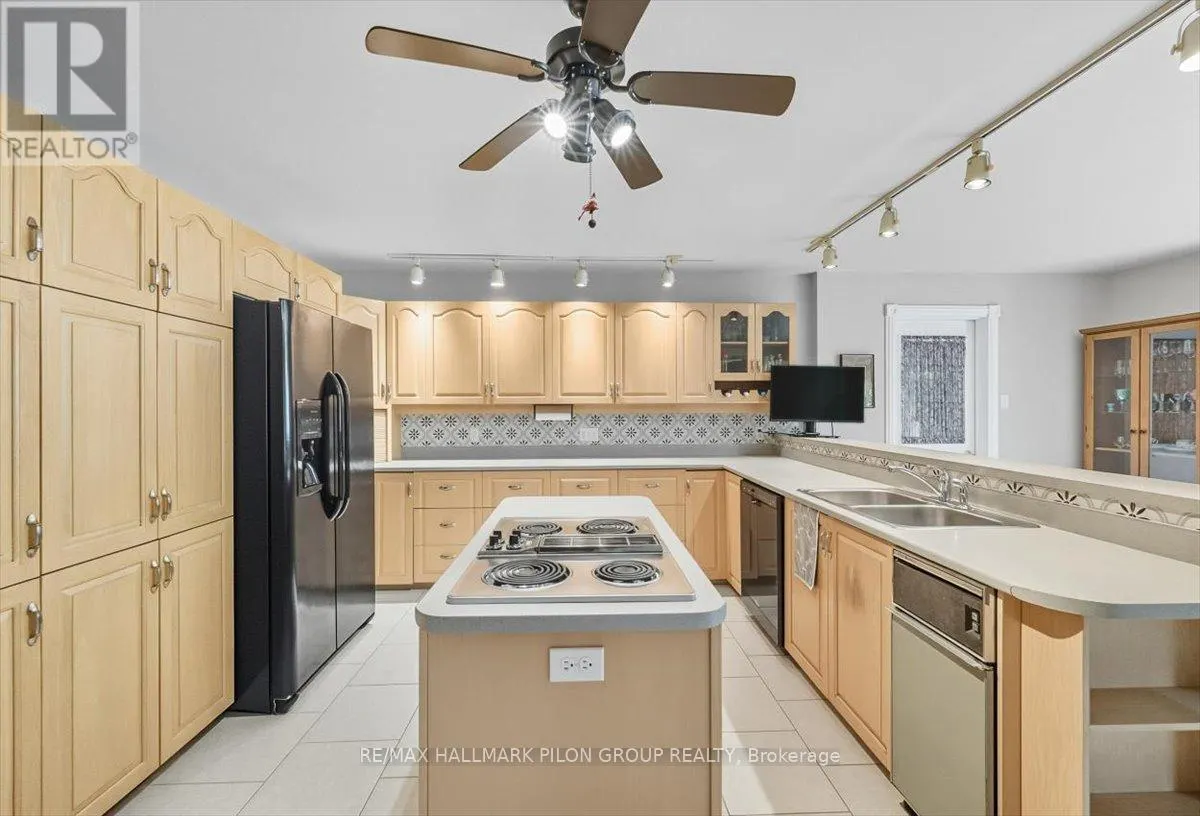 1717 LAKESHORE DRIVE