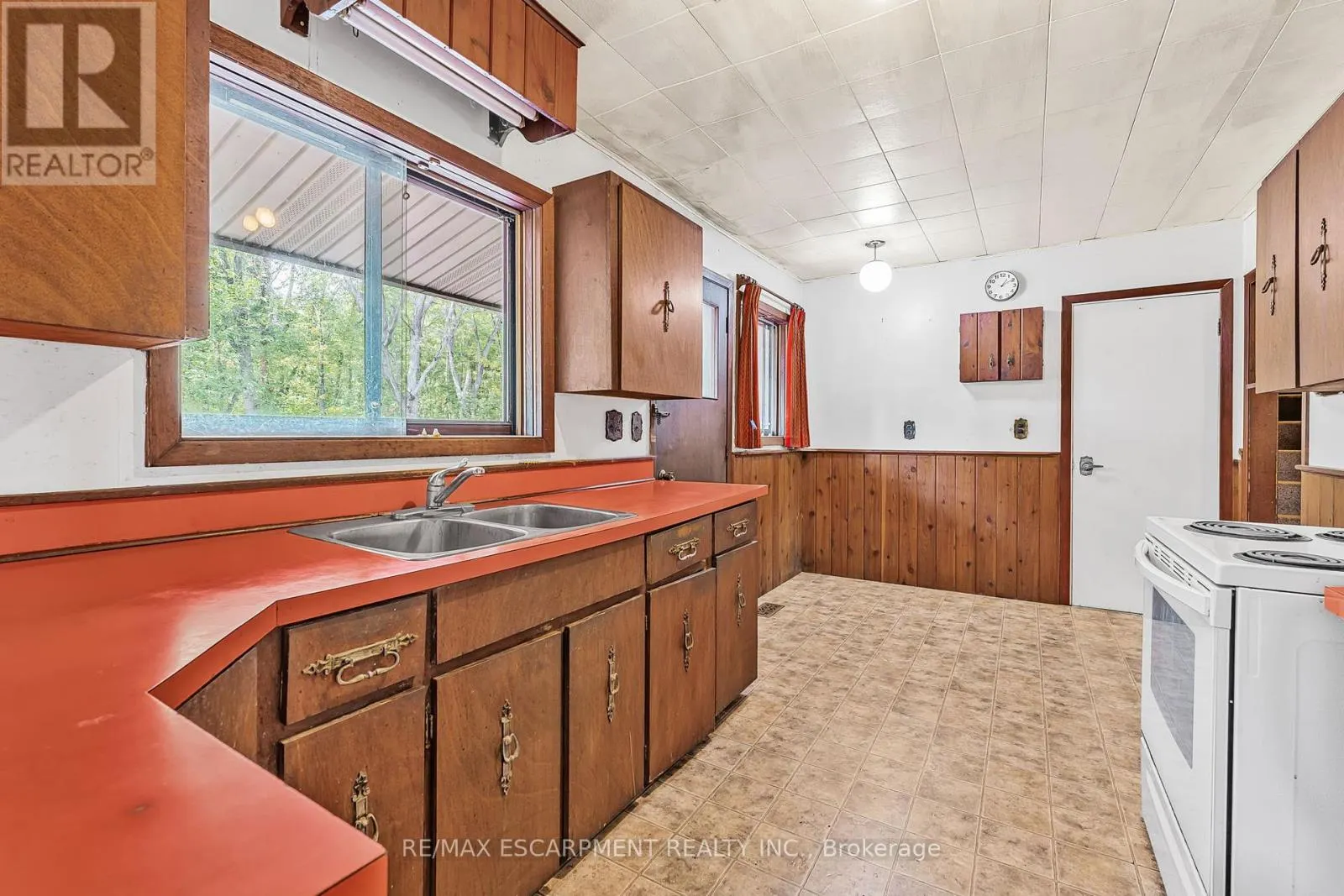 927 WAINFLEET/DUNNVILLE TOWNLINE ROAD