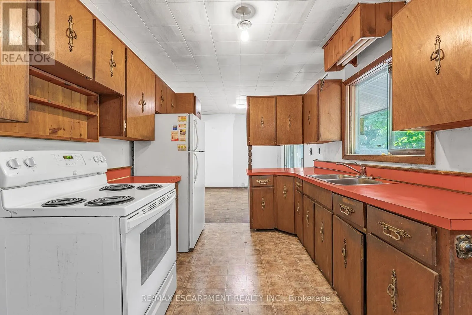 927 WAINFLEET/DUNNVILLE TOWNLINE ROAD