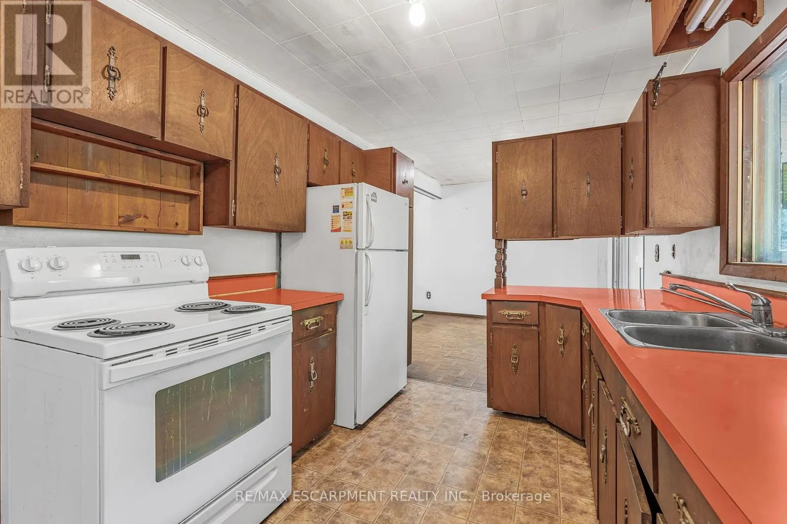 927 WAINFLEET/DUNNVILLE TOWNLINE ROAD
