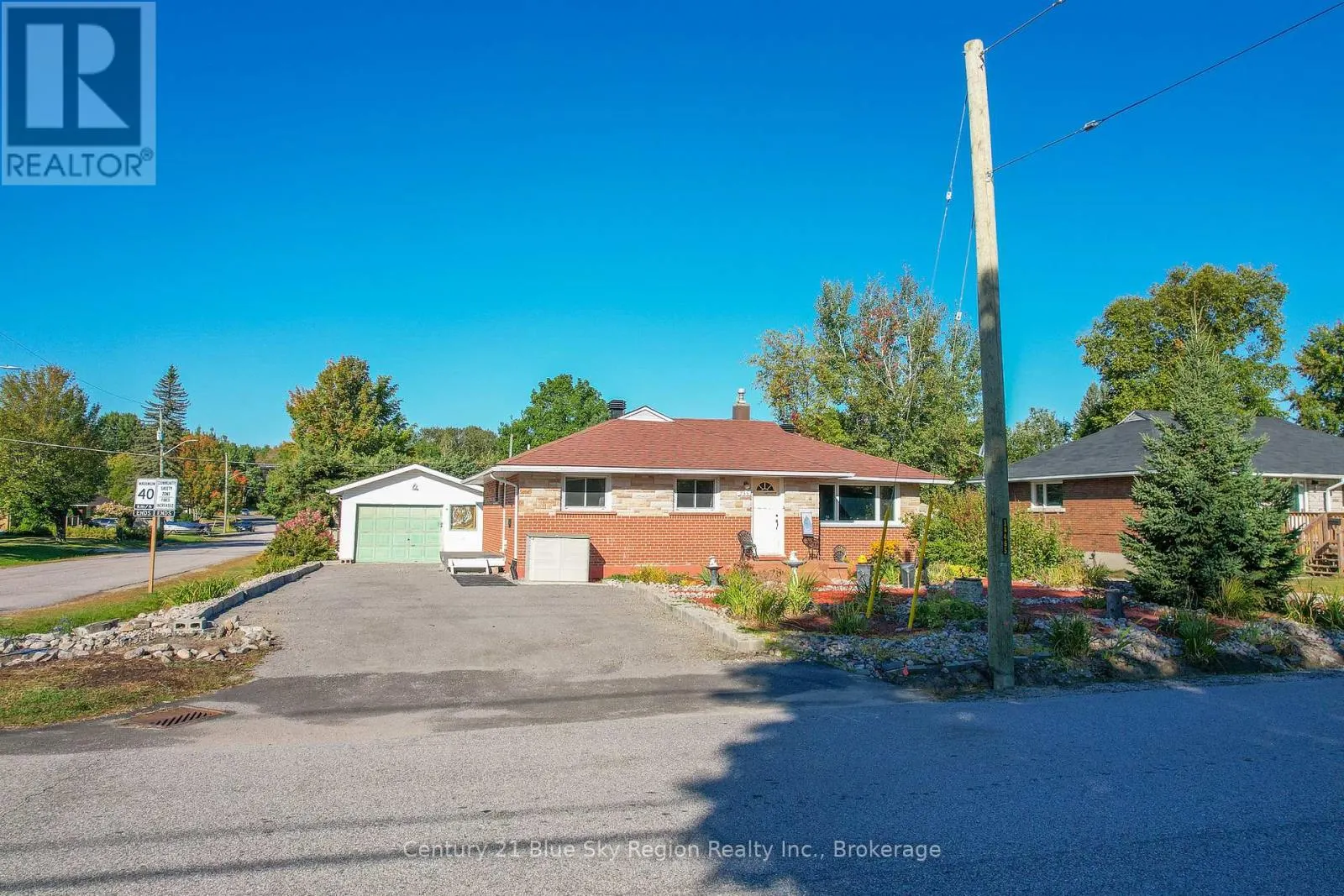 735 MCKAY AVENUE