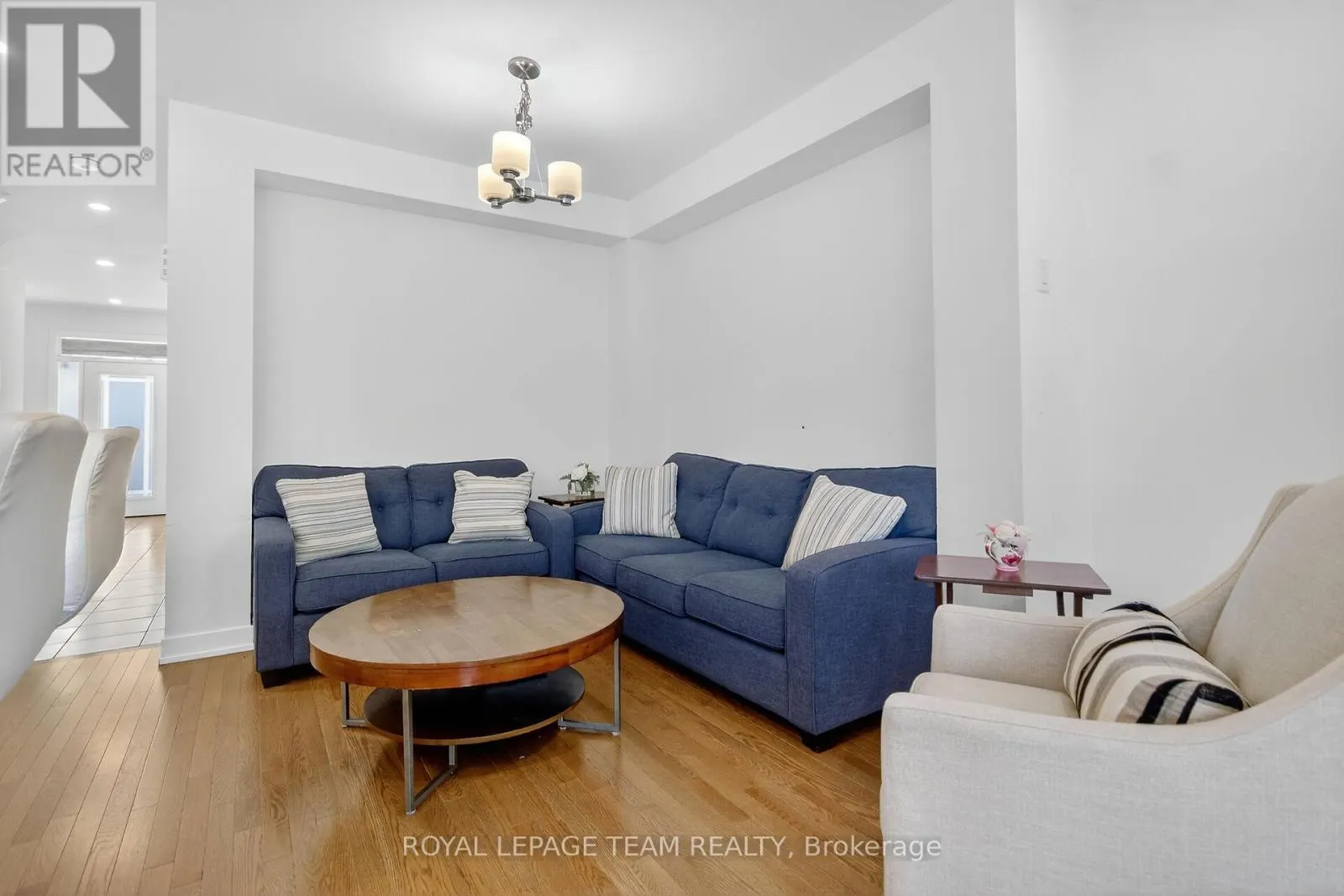 337 IBANEZ WALK