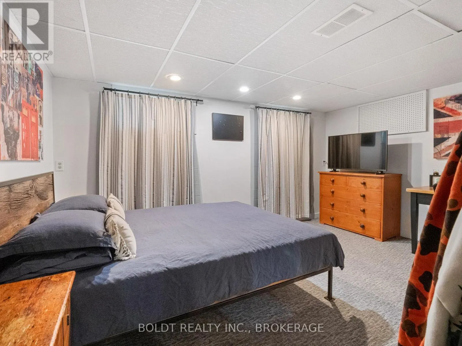 38 KENWORTH DRIVE