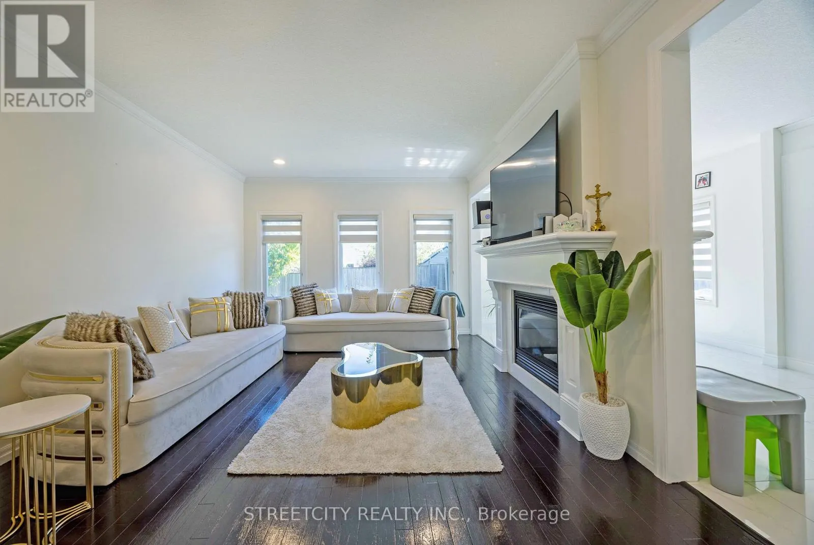 1502 CORONATION DRIVE