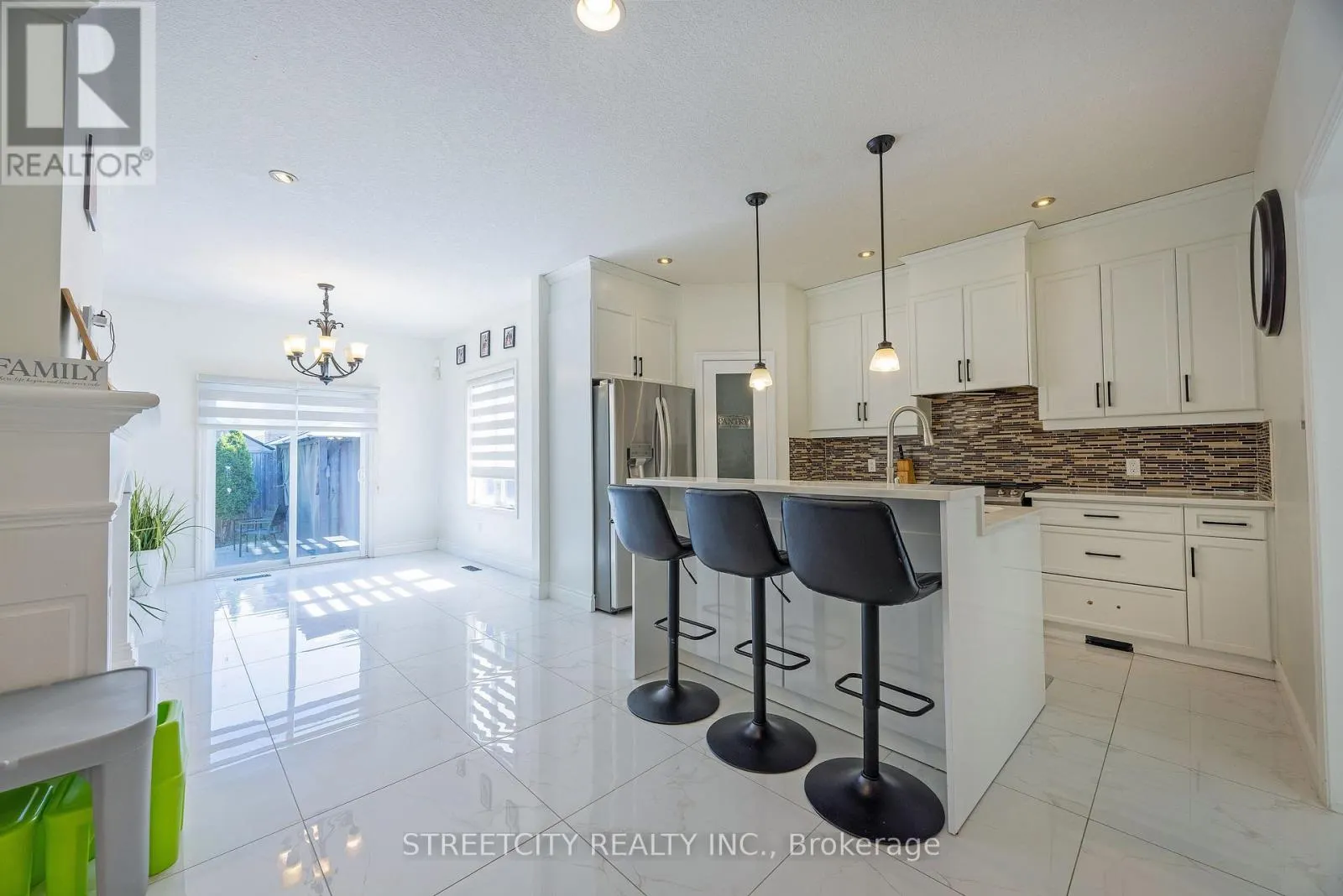 1502 CORONATION DRIVE