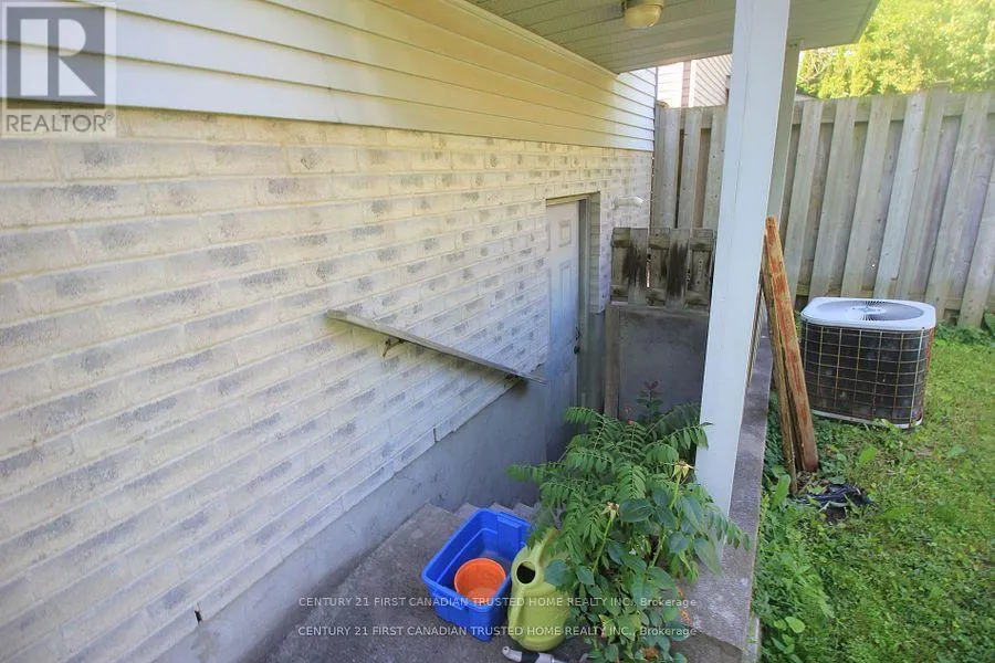 893 LAWSON ROAD