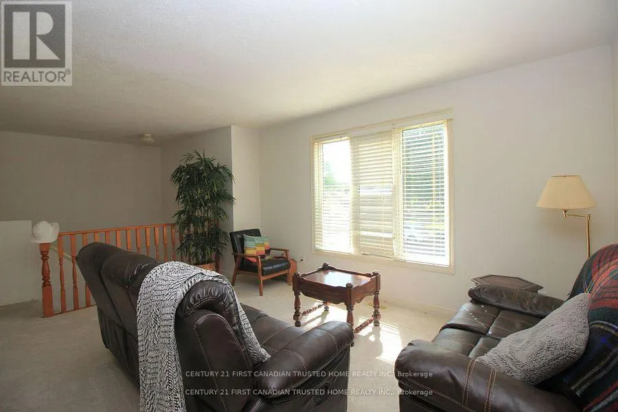 893 LAWSON ROAD