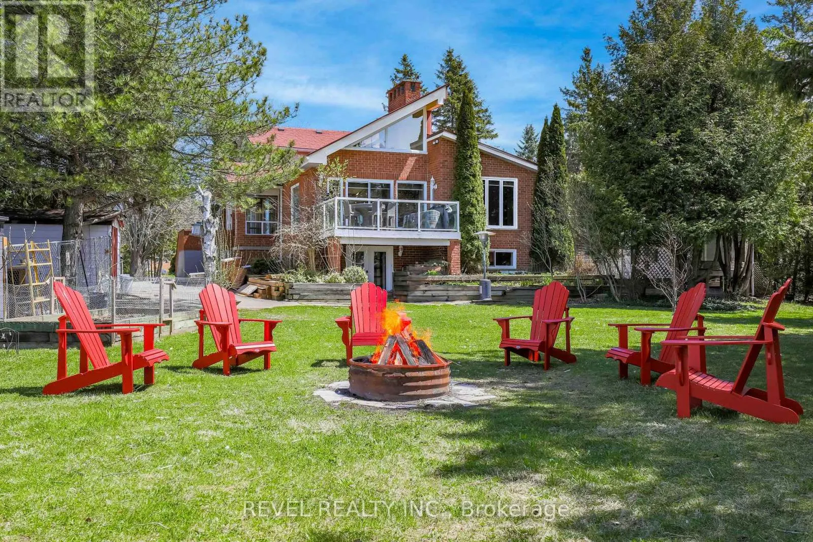 27 CEDAR CRESCENT