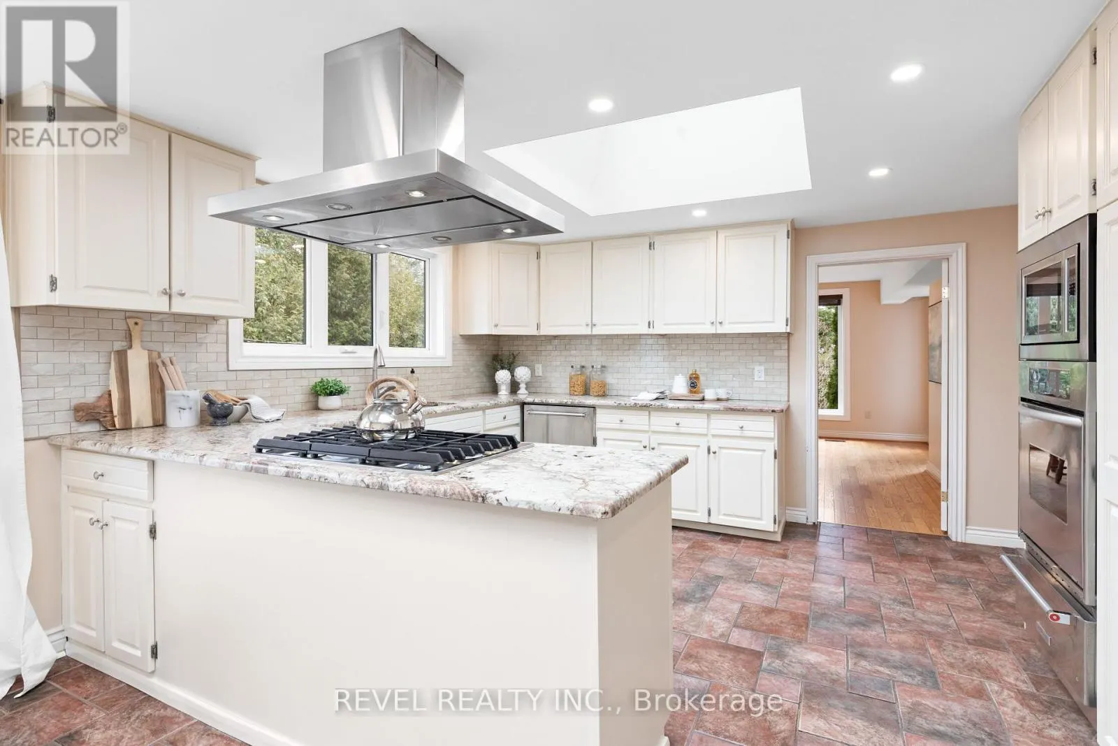 27 CEDAR CRESCENT