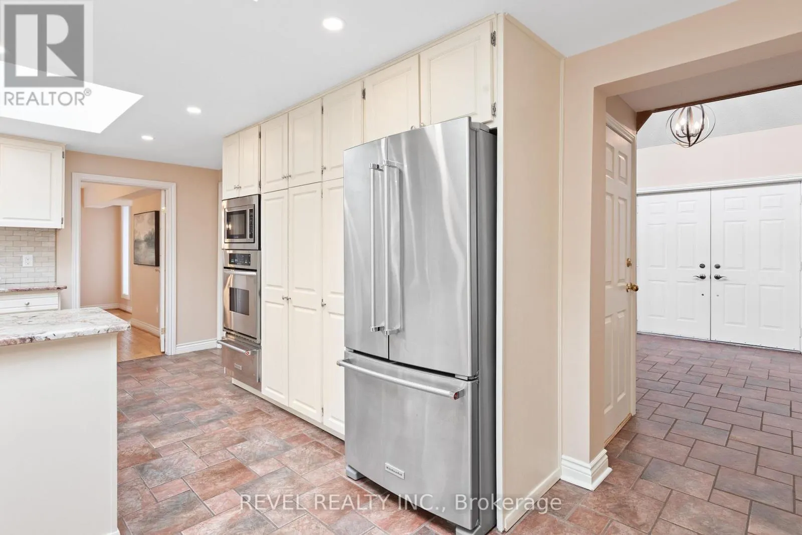 27 CEDAR CRESCENT