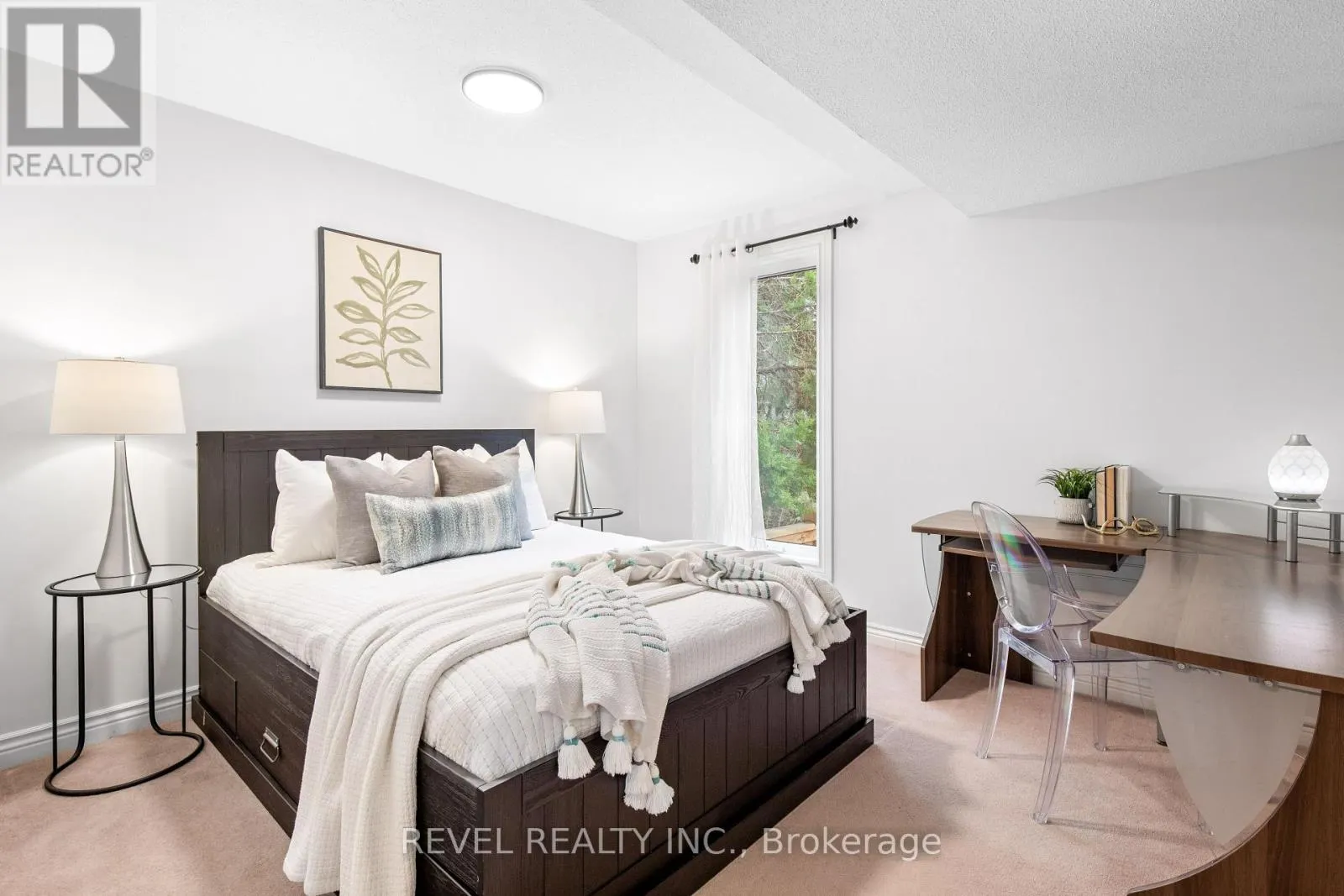 27 CEDAR CRESCENT