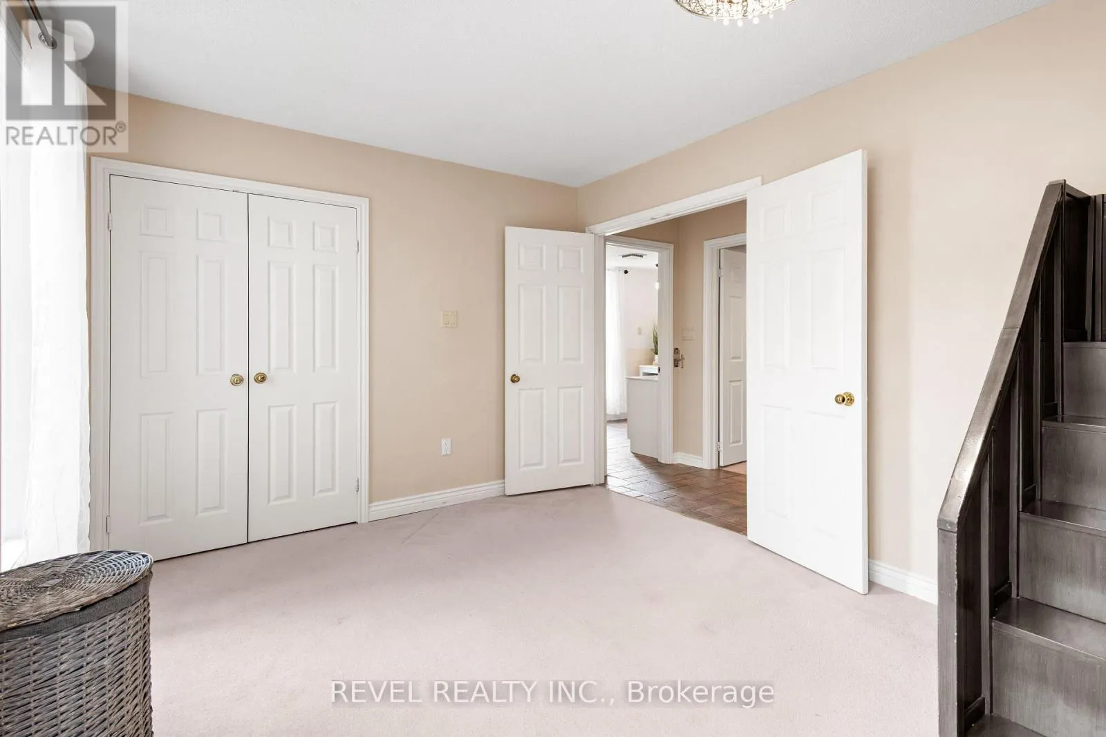 27 CEDAR CRESCENT