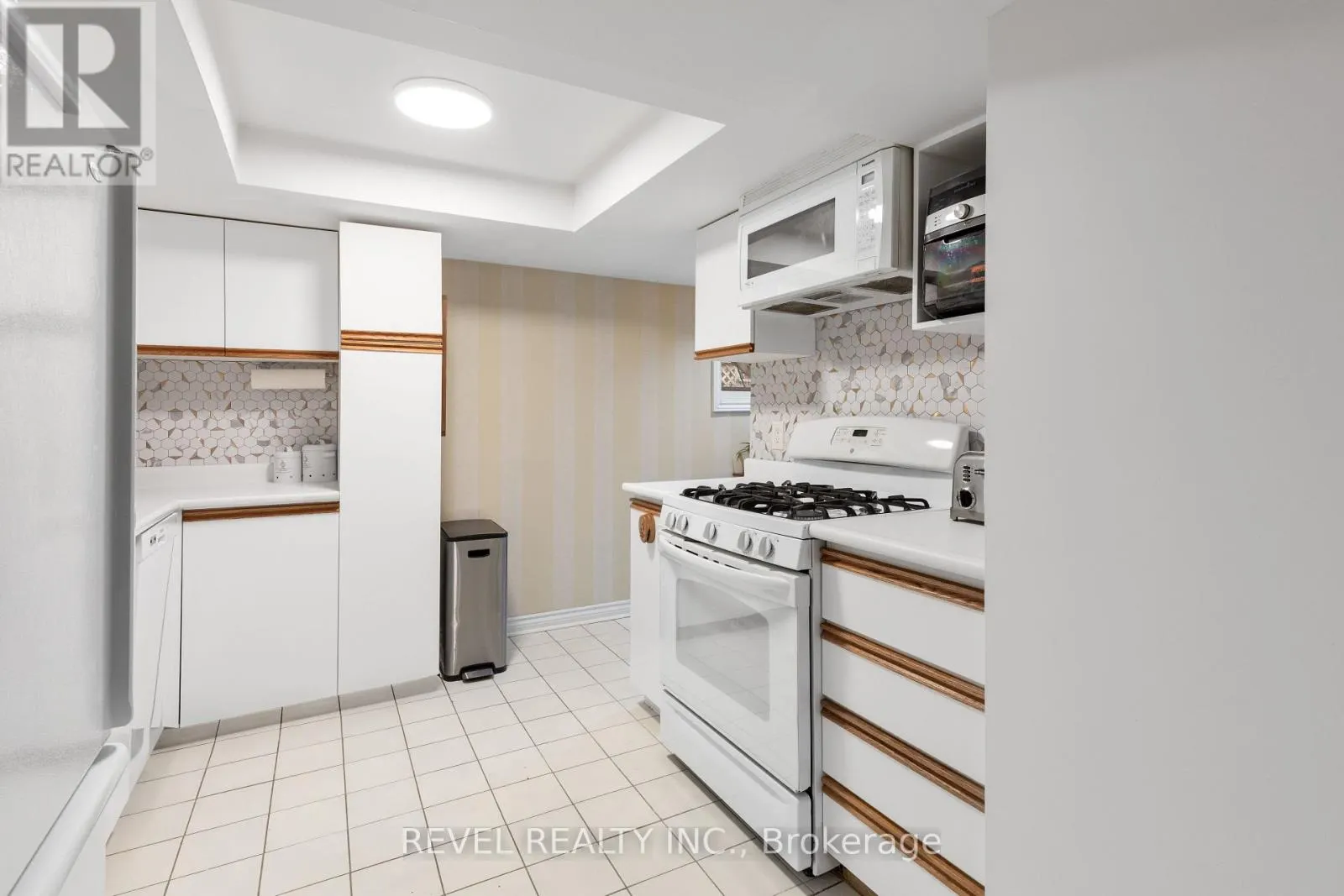 27 CEDAR CRESCENT