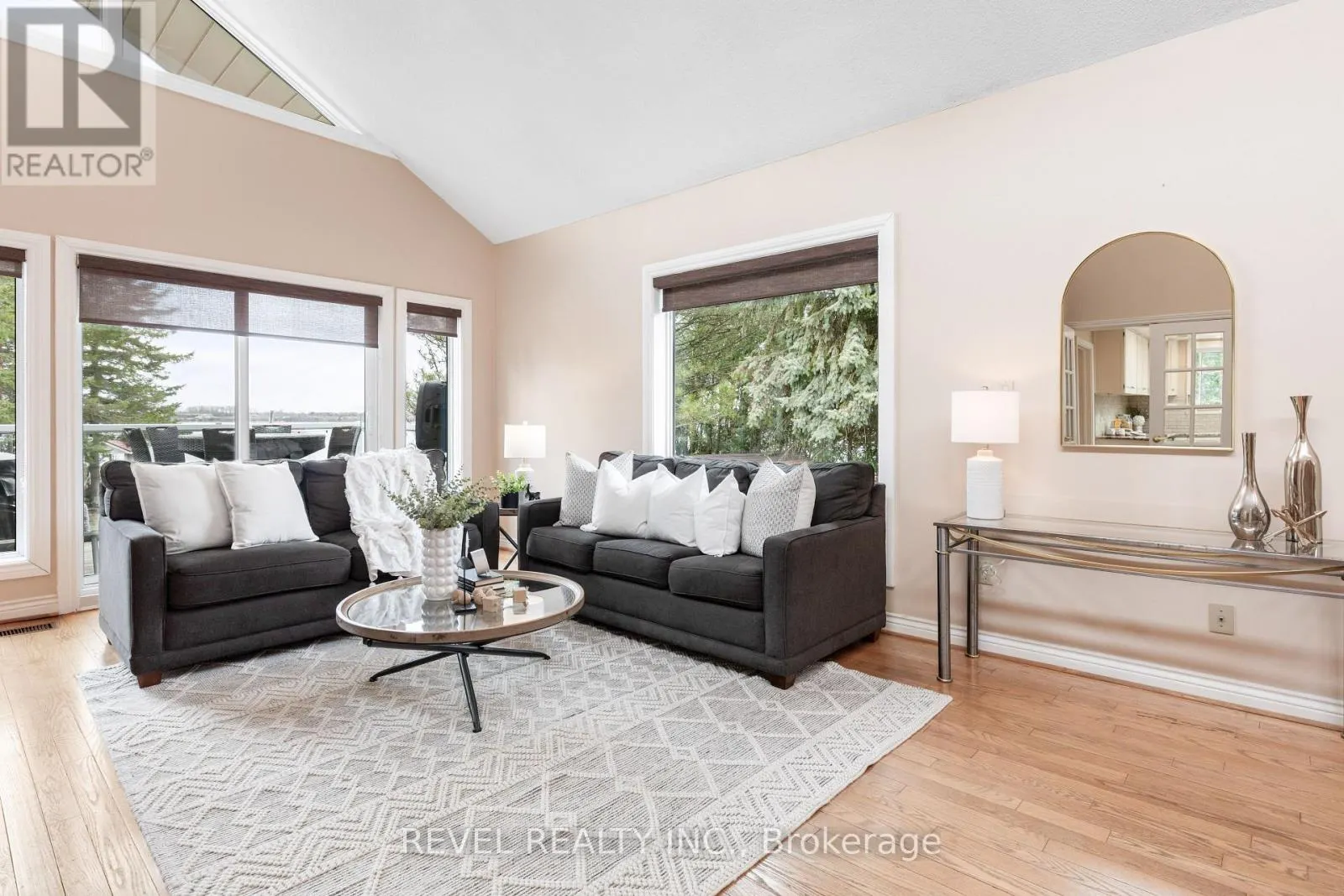 27 CEDAR CRESCENT