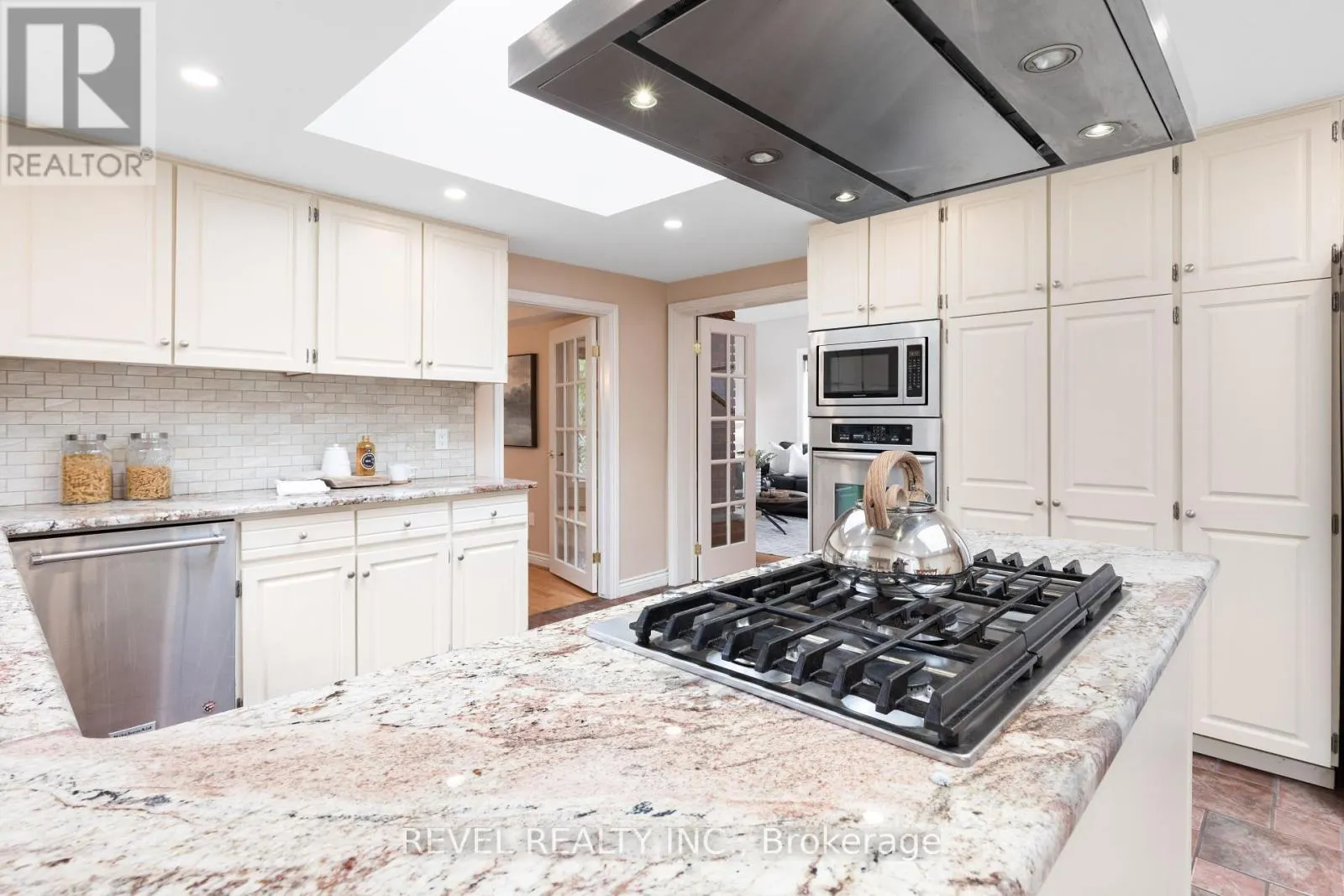 27 CEDAR CRESCENT