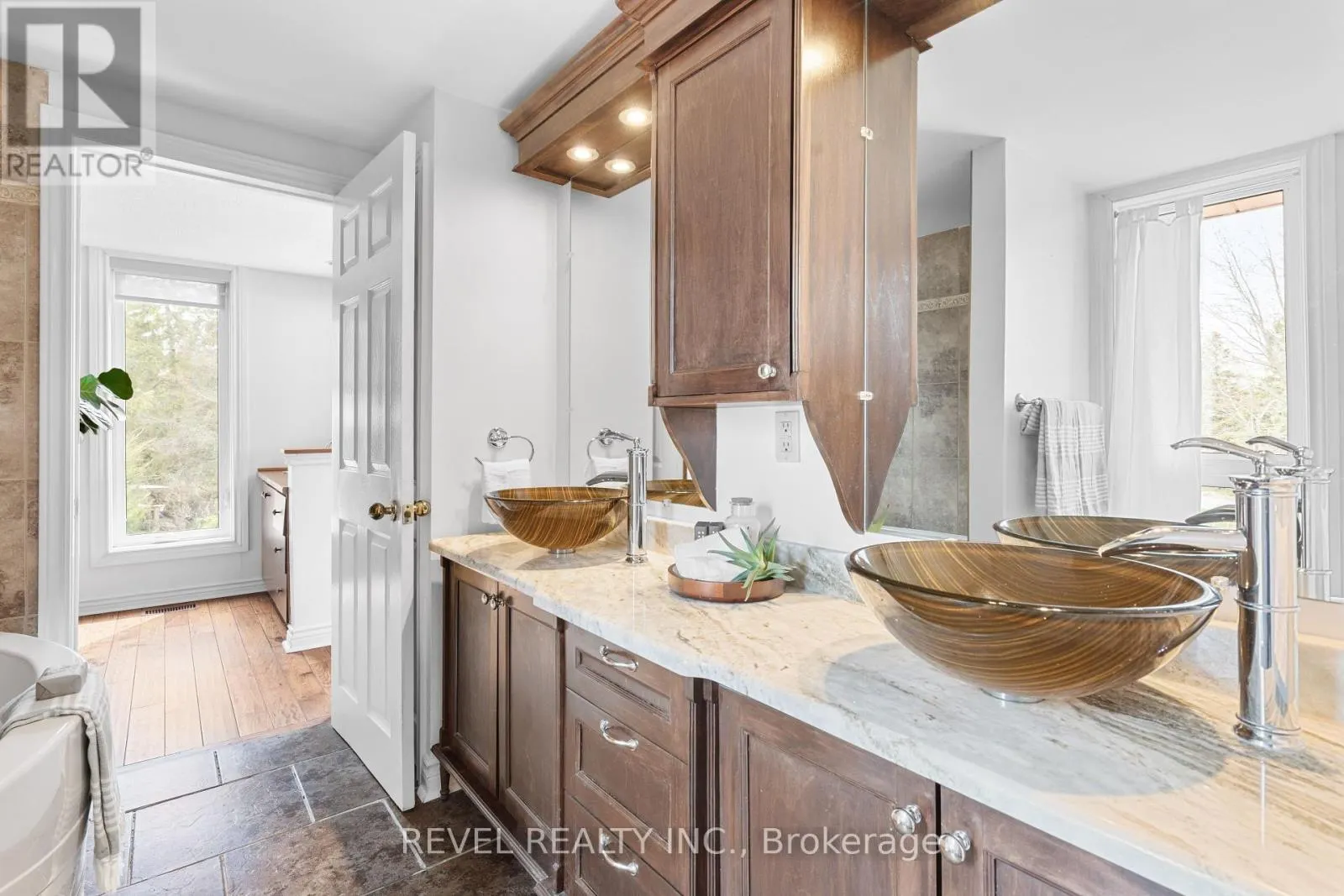 27 CEDAR CRESCENT