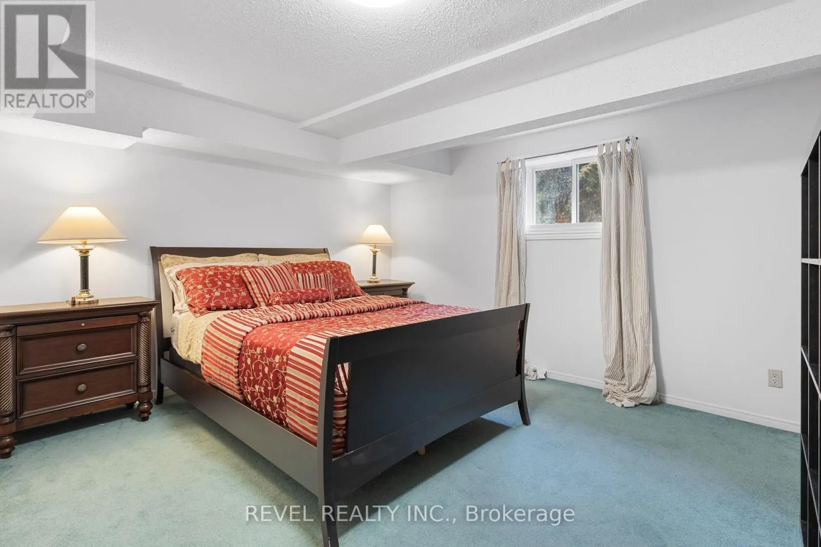27 CEDAR CRESCENT