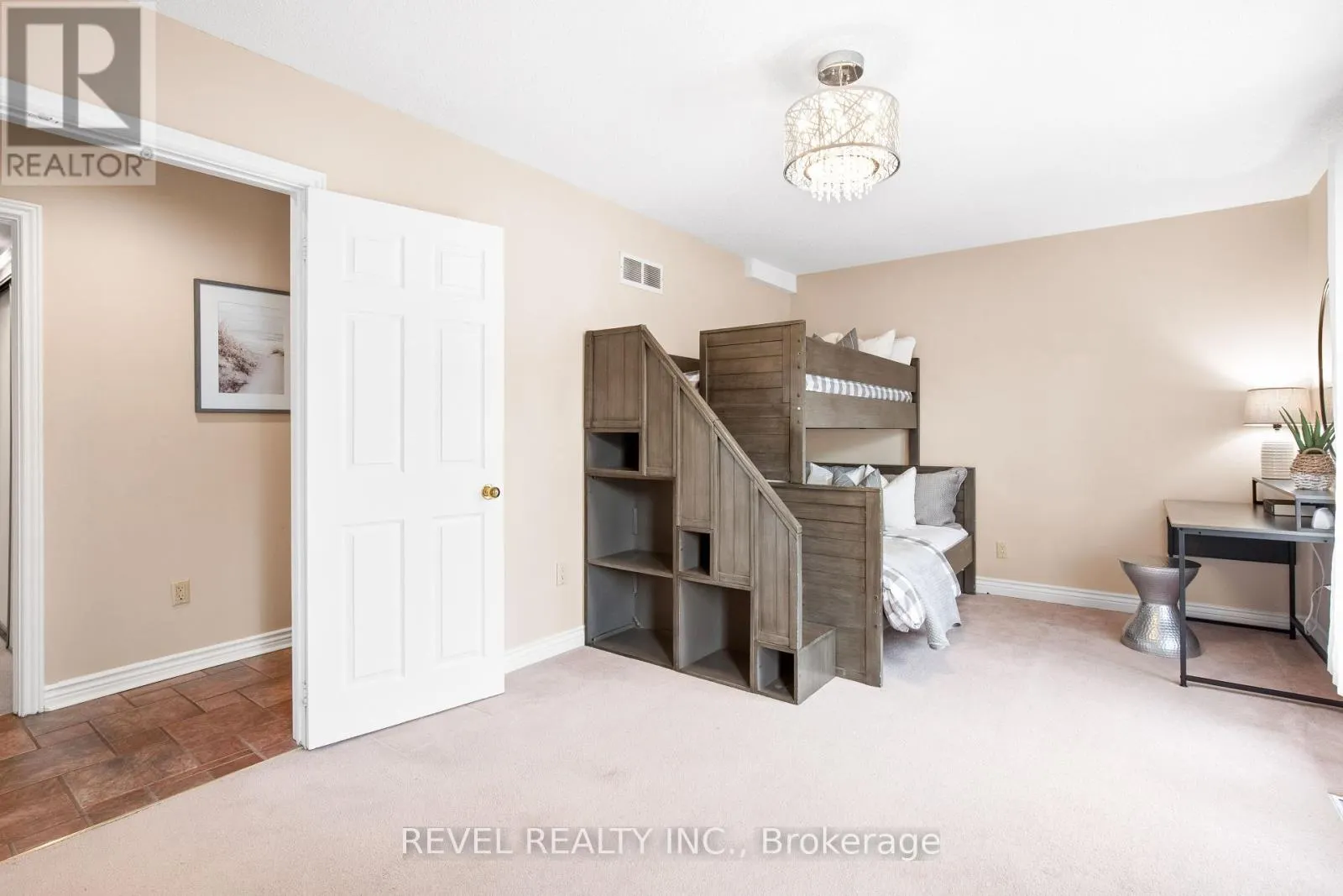 27 CEDAR CRESCENT