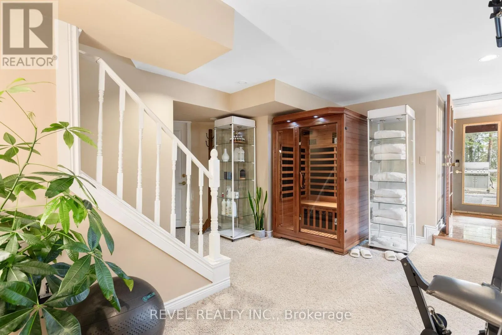 27 CEDAR CRESCENT