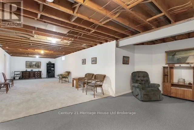 5 THOMAS AVENUE