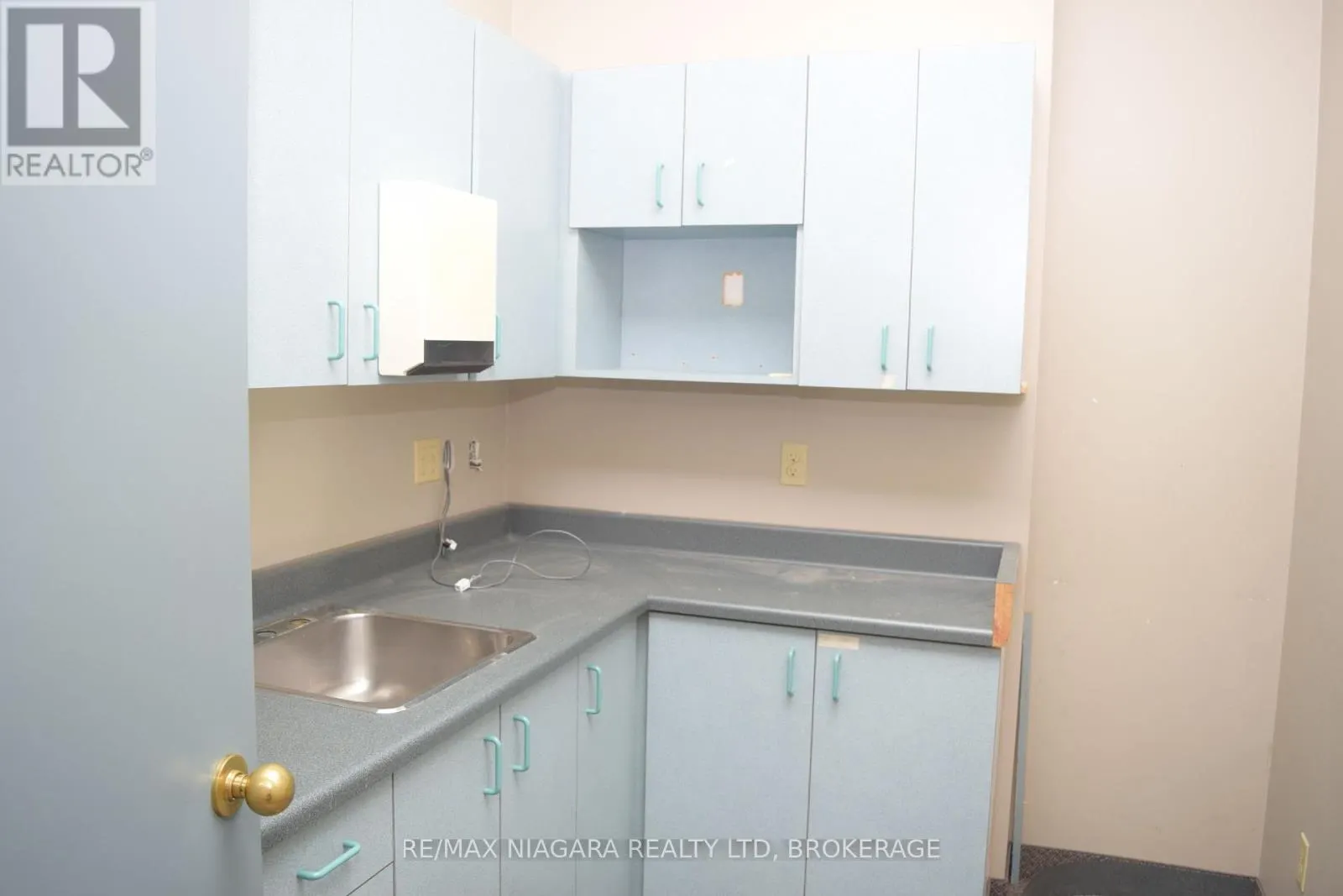 2C - 154 WEST MAIN STREET, #2C