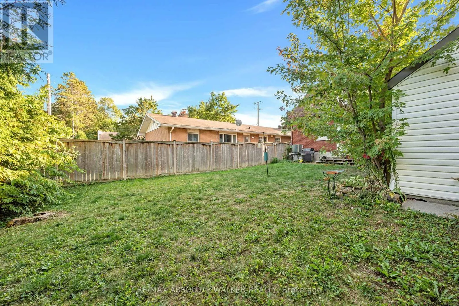 899 MAPLEWOOD AVENUE