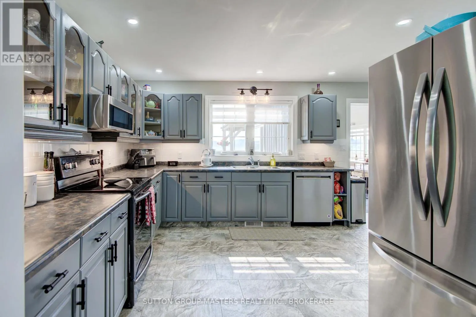 302 GREENS ROAD