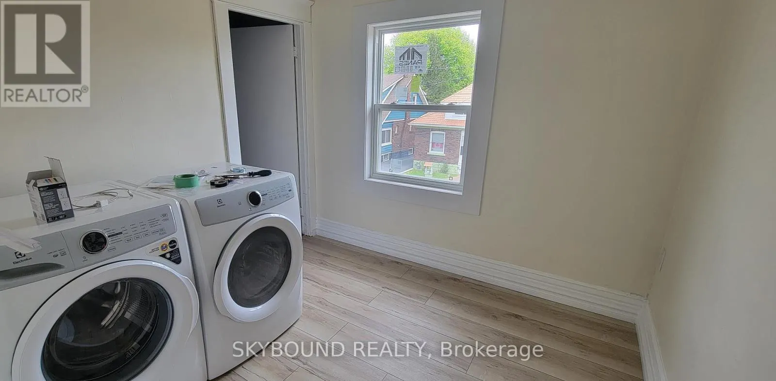 ROOM - 4869 SECOND AVENUE