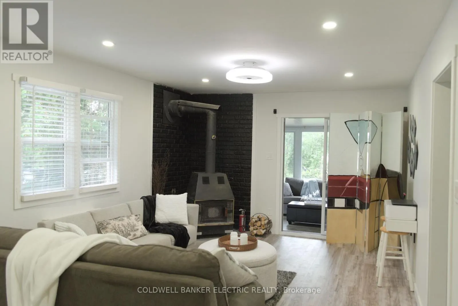 48 HARGRAVE ROAD