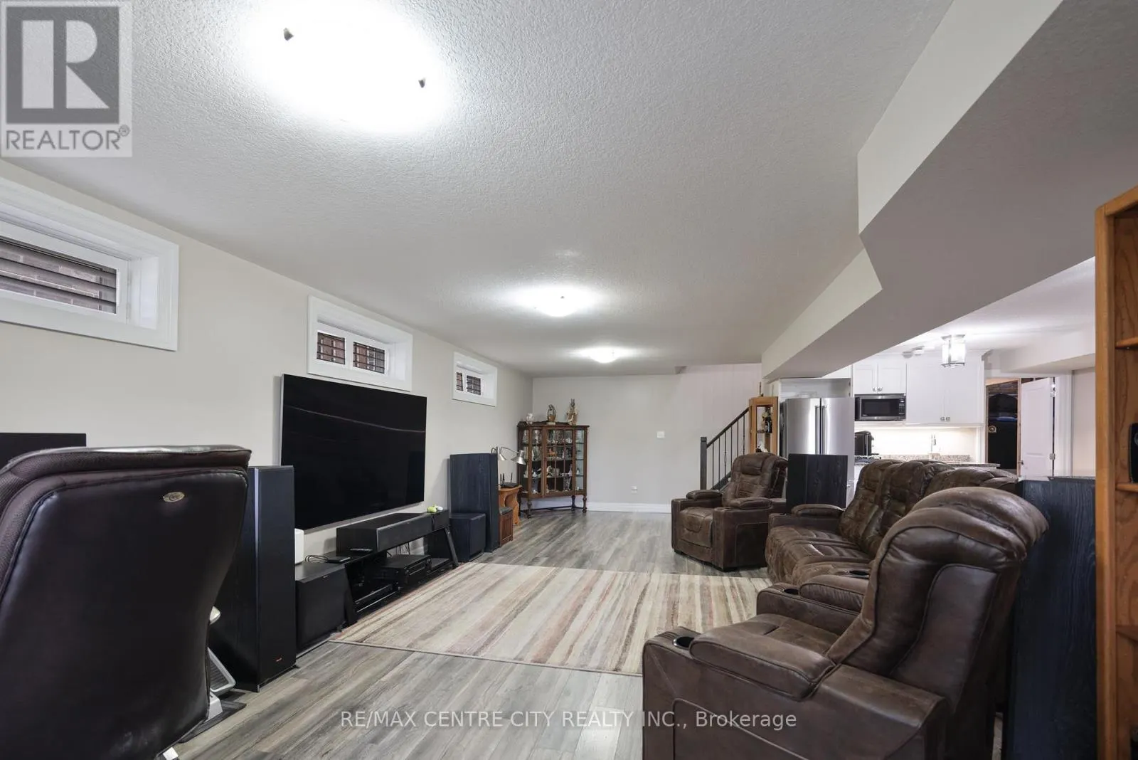 2800 SHEFFIELD PLACE