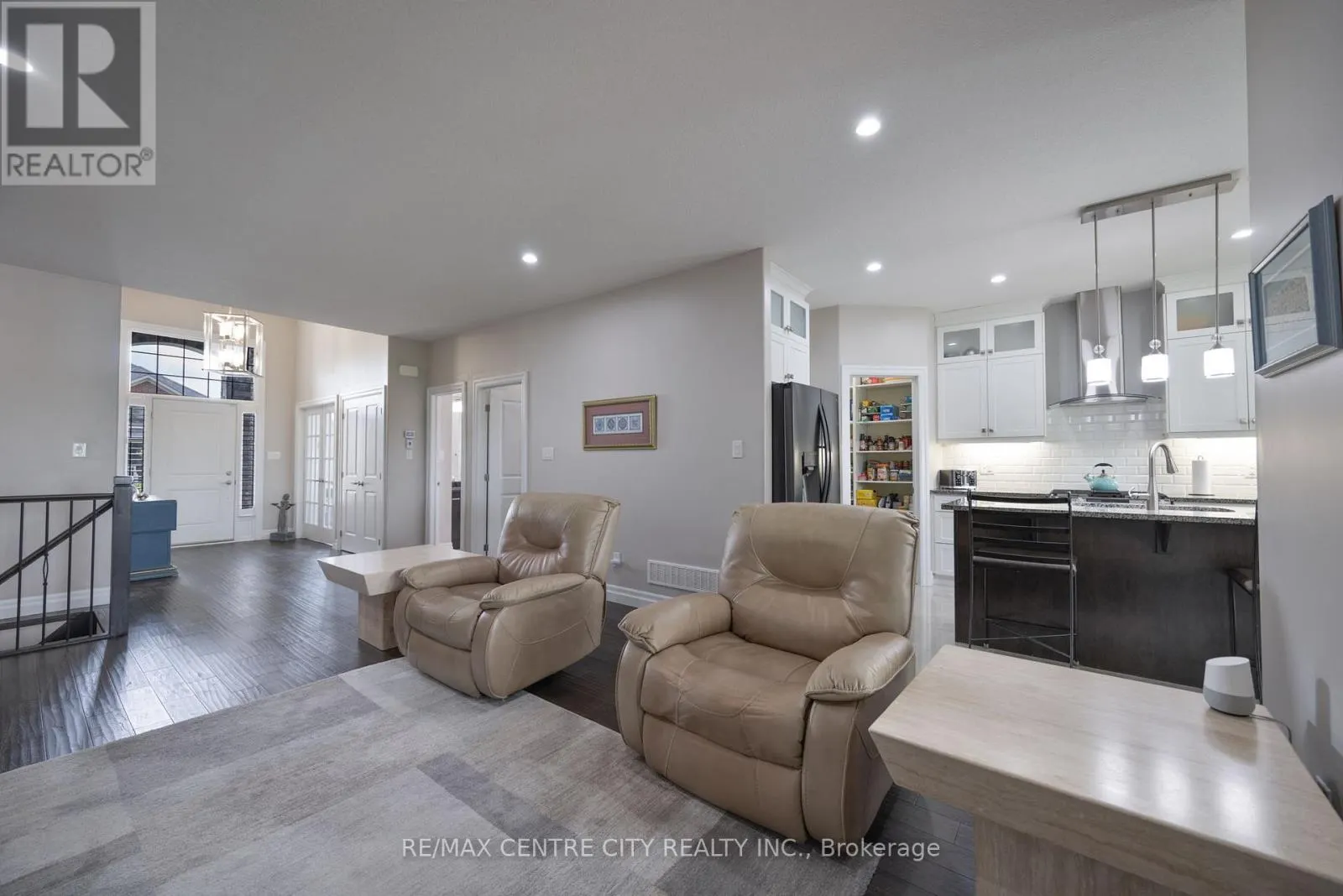 2800 SHEFFIELD PLACE